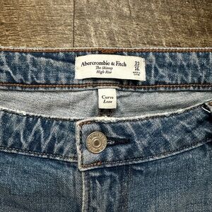 Abercrombie & Fitch High-Rise The Skinny Curve Love Jeans